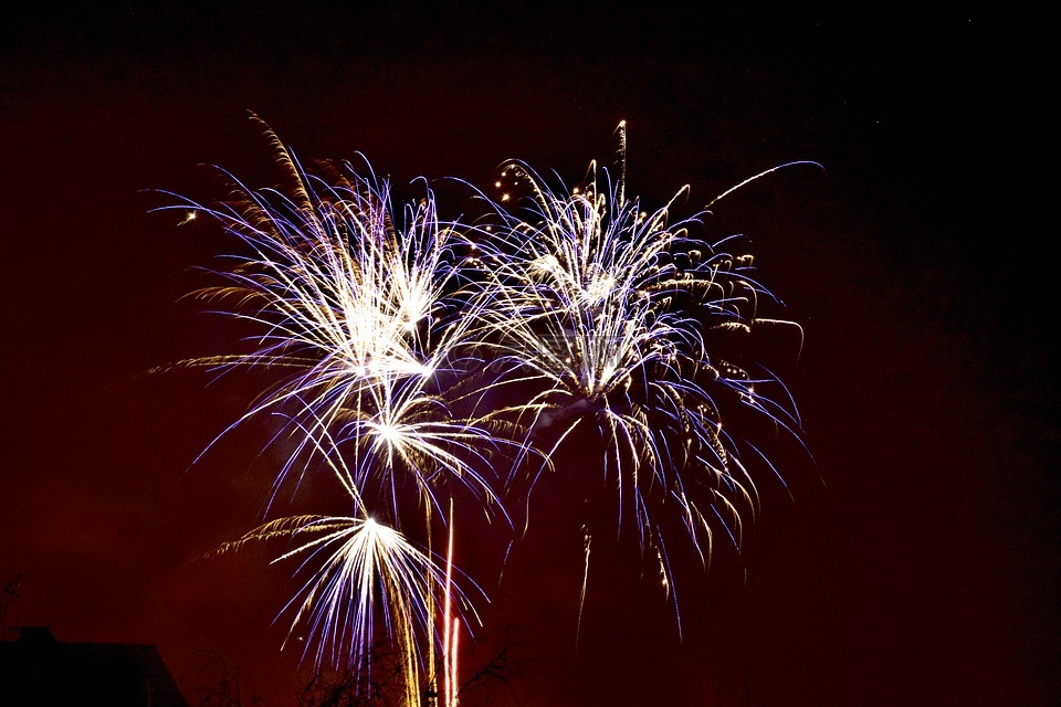 新的一年的平安夜 2016 年,烟花爆竹,新年除夕