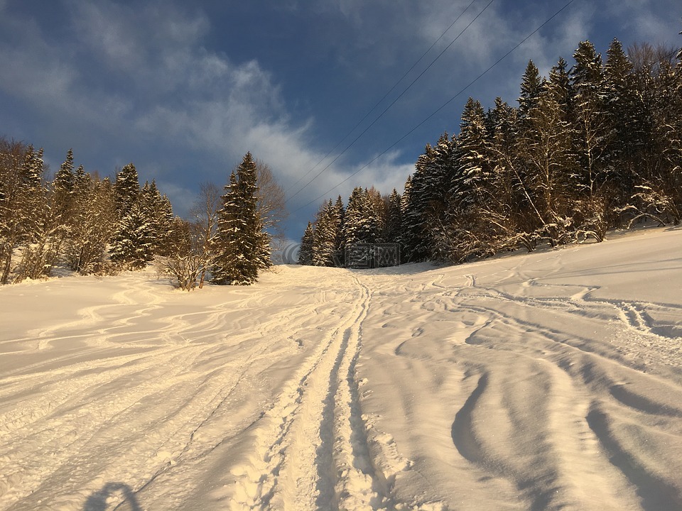 雪,穷乡僻壤skiiing,山