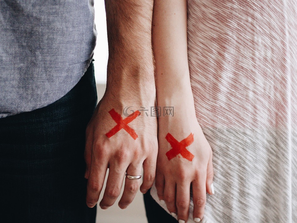 手,夫妇,红色的x