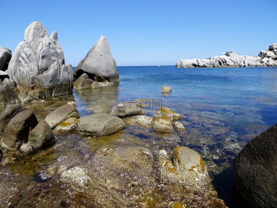 拉维奇群岛,科西嘉,海边