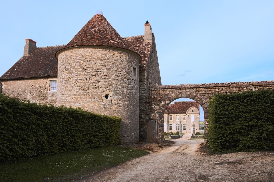 城堡pignol,nièvre,纪念碑