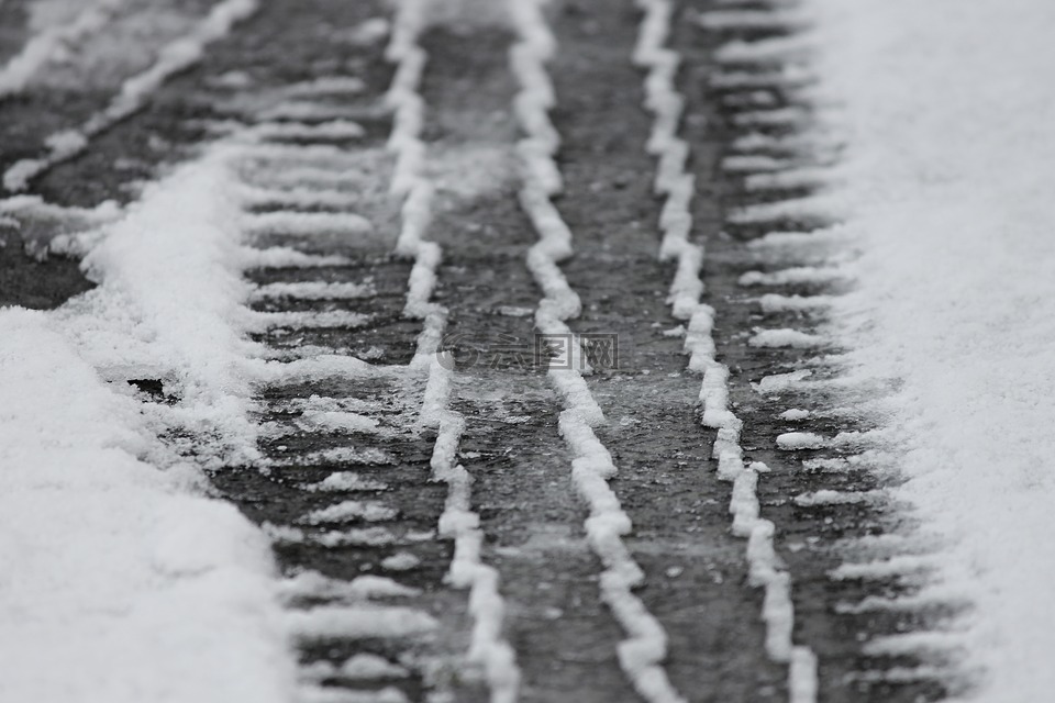 轮胎痕迹,雪,成熟