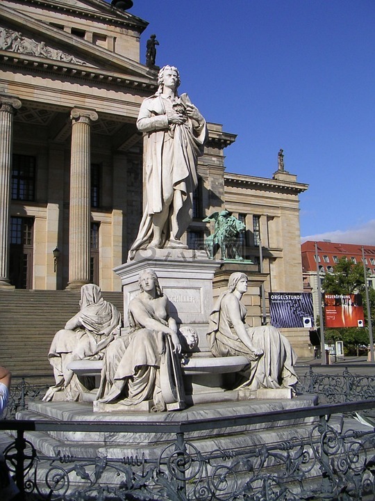 schauspielhaus,席勒的纪念碑,御林广场