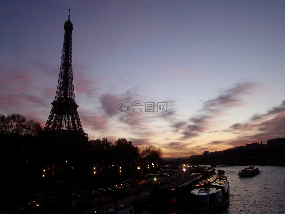 艾菲尔铁塔,日落在巴黎,古迹