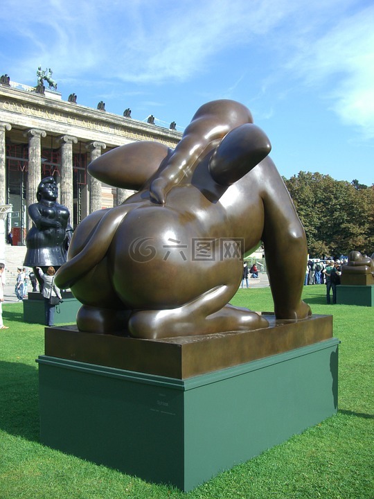 波特罗在柏林,青铜雕塑,高兴花园
