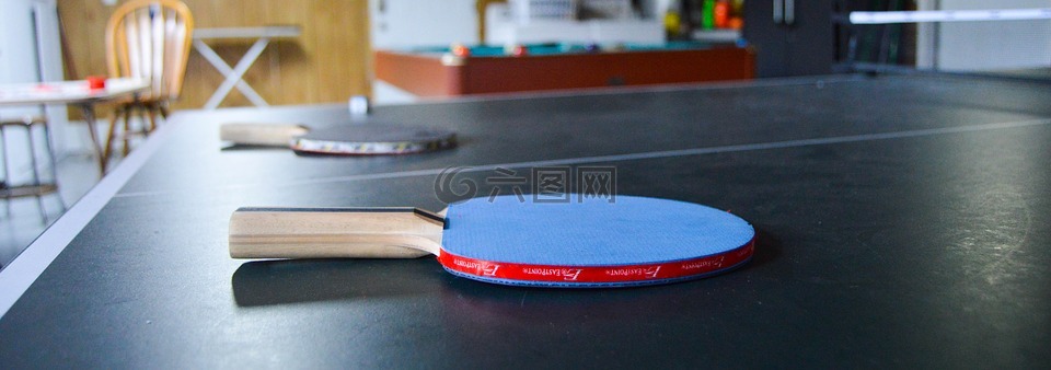 蓝色乒乓球桨,桨,乒乓球桌