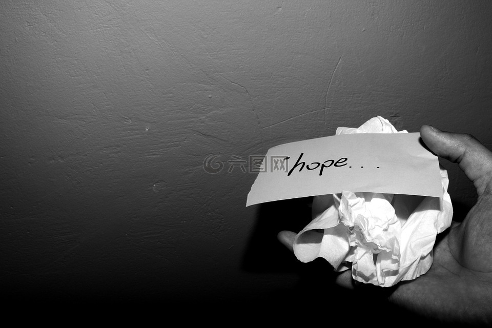 纸,碎石,希望