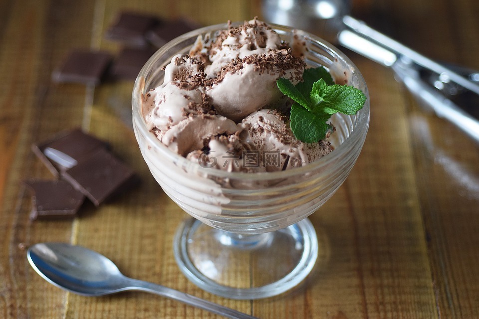 巧克力冰淇淋,自制冰淇淋,与巧克力冰淇淋