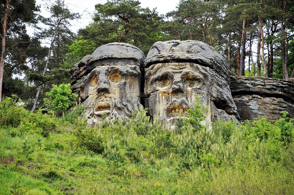 砂岩石,雕刻的头,魔鬼的头