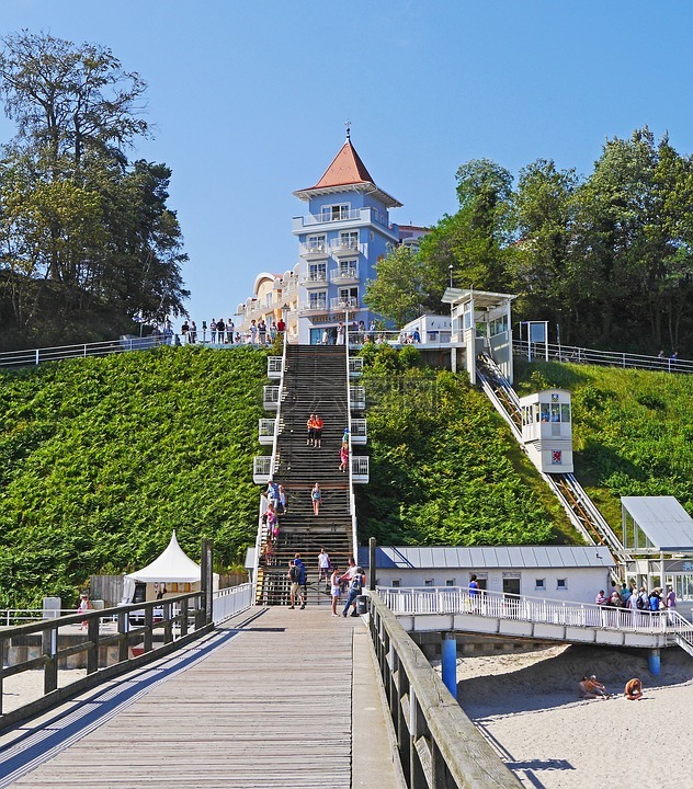 奥斯出卖,rügen 岛,免费的楼梯上到码头