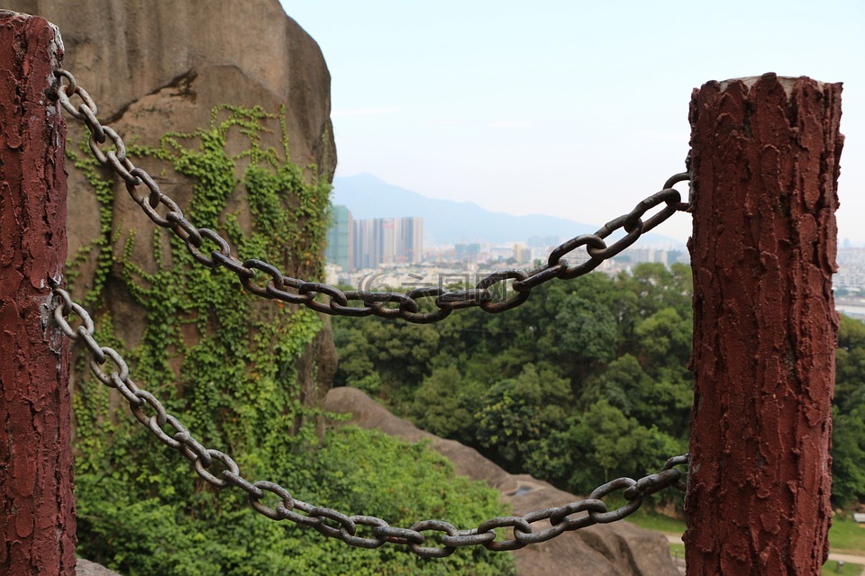 石墩铁链栏杆图片