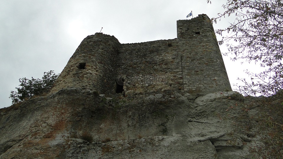 坚固的城堡,aiguèze,遗产