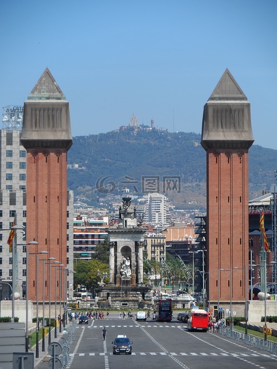 两座塔楼,巴塞罗那,之旅