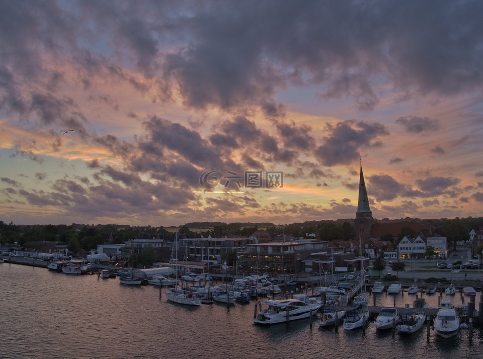 travemünde,波罗的海,港湾入口处