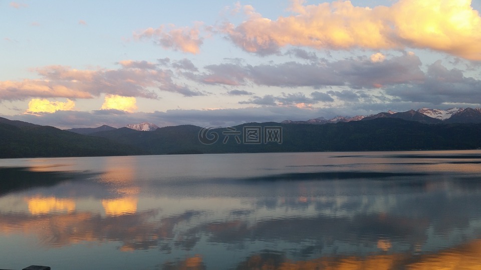 瓦尔兴湖,夕阳,山