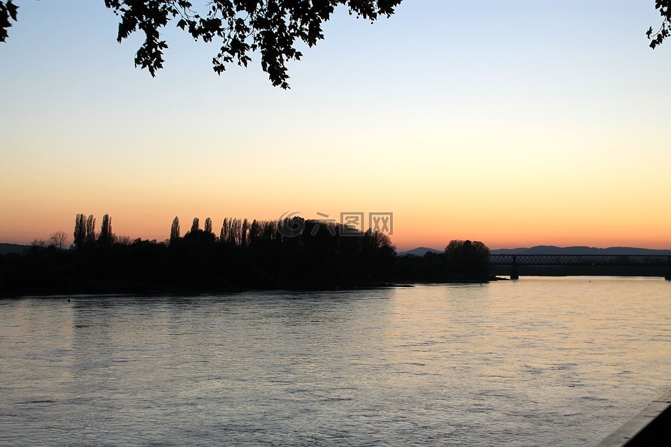 莱茵,中东莱茵河,浪漫的莱茵河