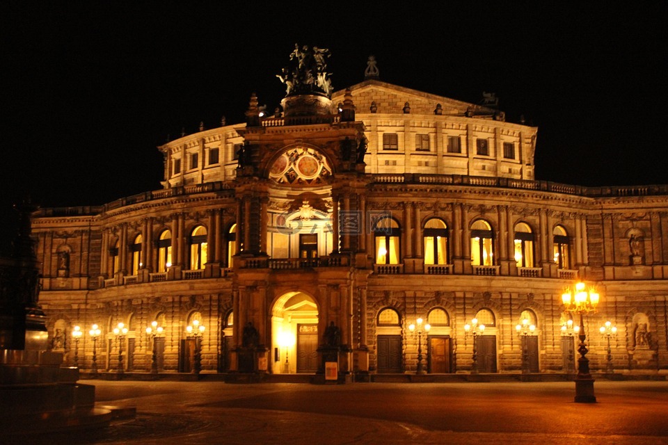 皂苷歌剧院,德累斯顿,歌剧