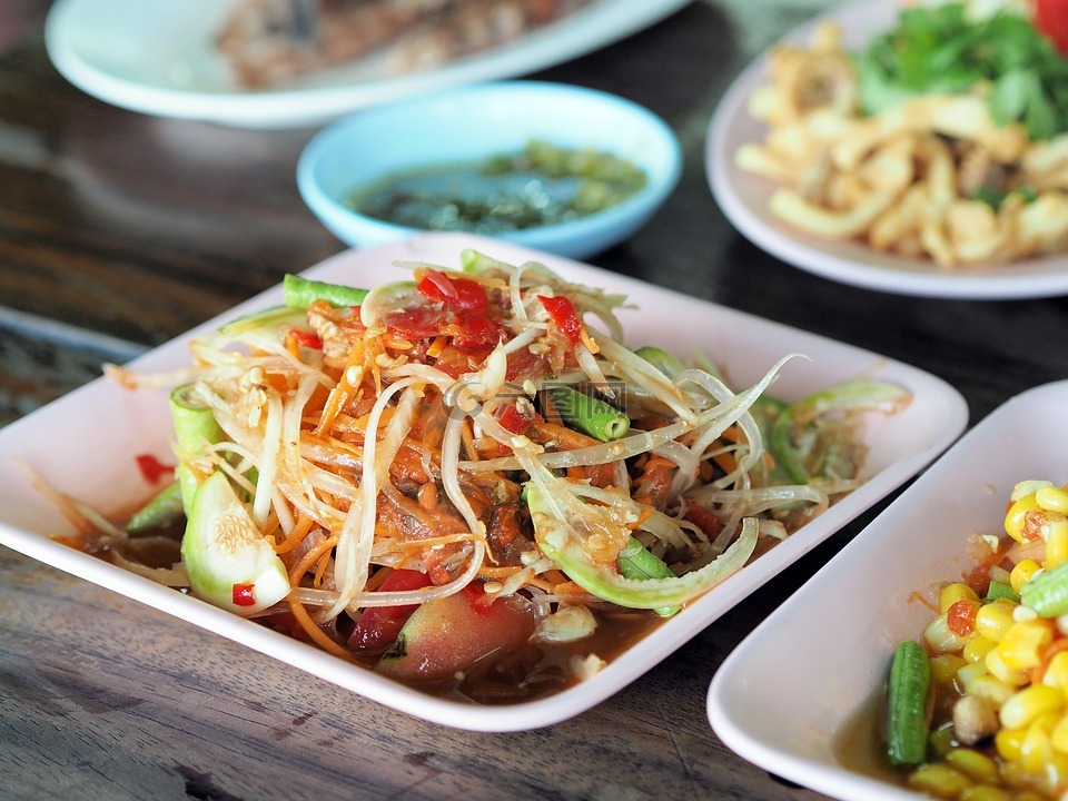 青木瓜沙拉,isaan餐厅的食物,泰国食品