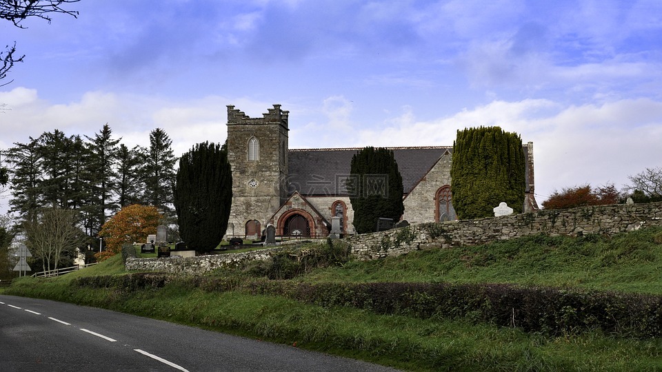 莫内亚的教堂,爱尔兰,教堂