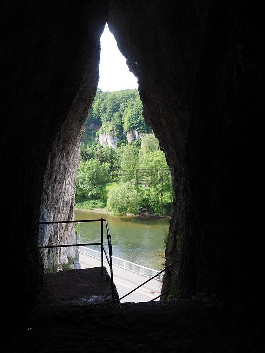 施泰纳相当洞穴,洞穴,石窟
