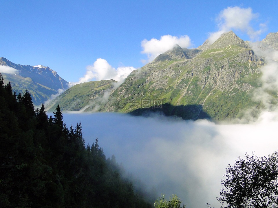 山全景图,云心情,kaunergrat