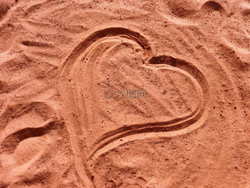 在沙子里的曲目,心的形状,爱情
