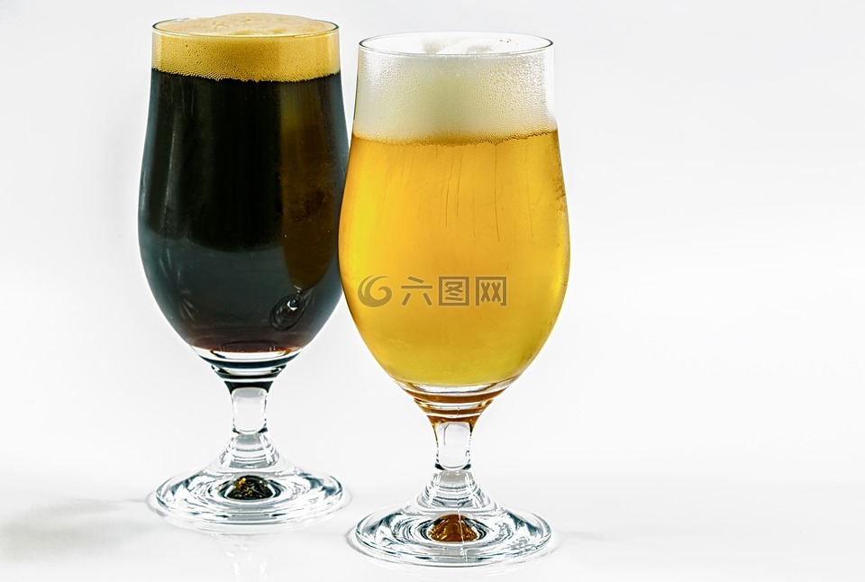 两种类型的啤酒,黑暗,明确
