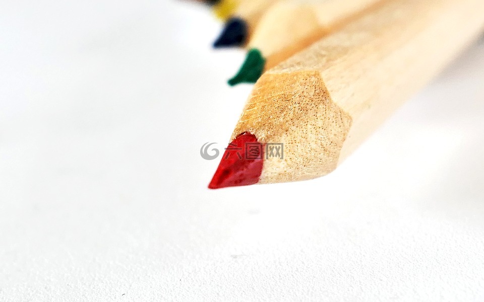 彩色的铅笔,漆,画