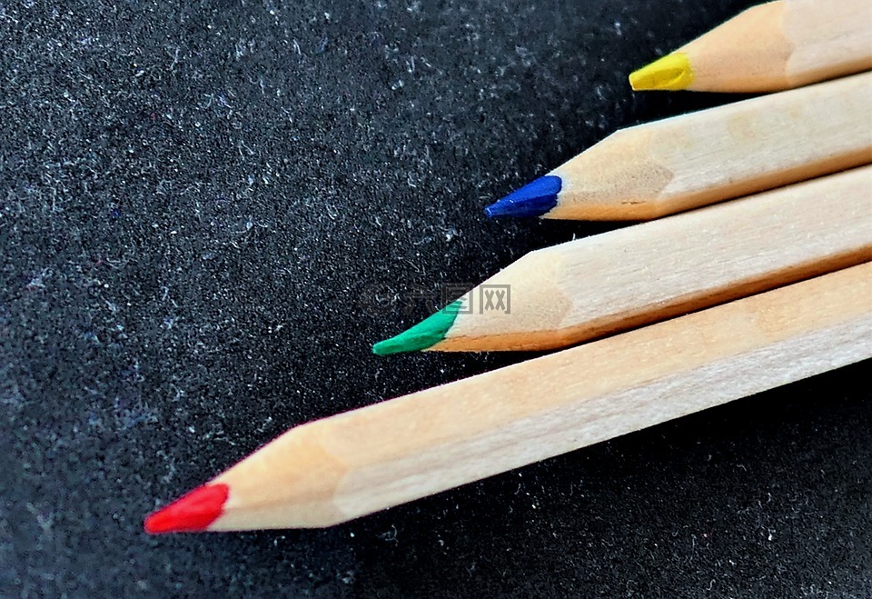 彩色的铅笔,漆,画