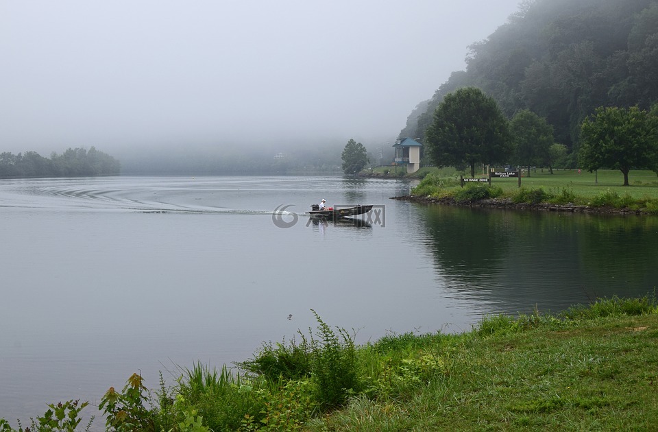 船民在雾,梅尔顿湖公园,田纳西