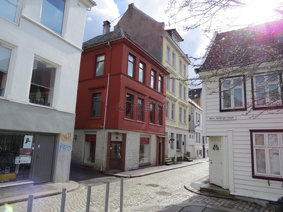 卑尔根站的道路,北欧的红房子,卑尔根条安静的街道