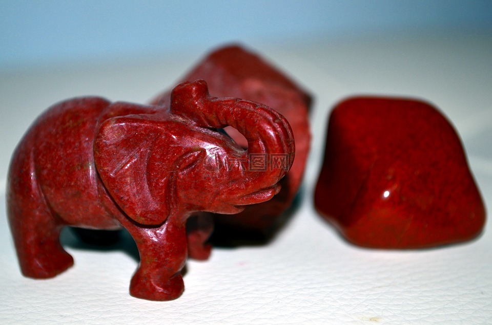 红色的jasper,大象,石头