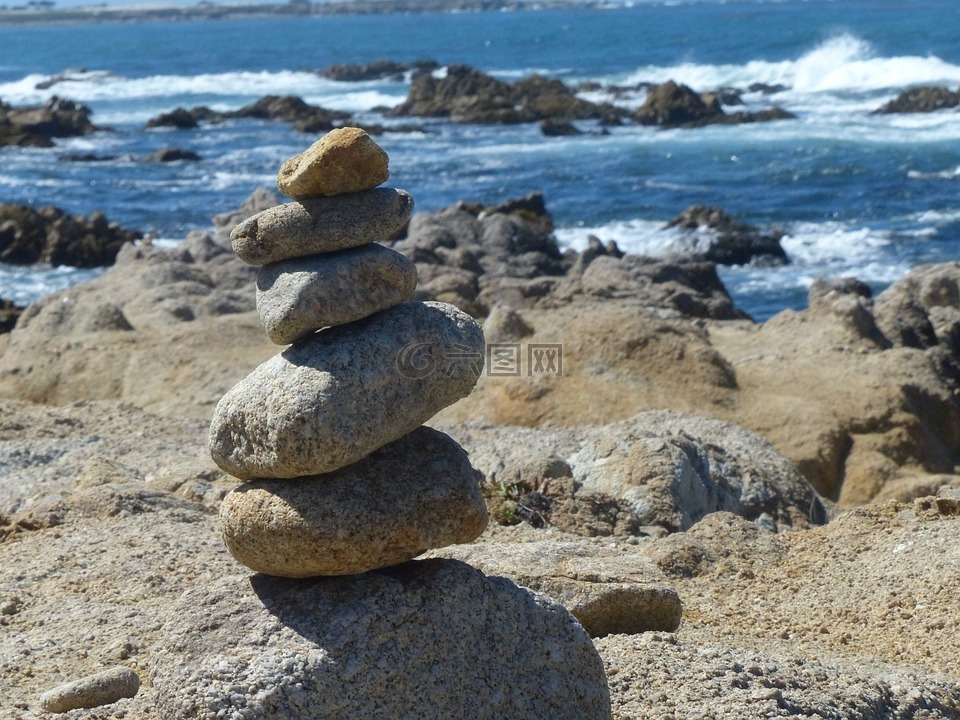 禅的岩石,海滩,堆的岩石