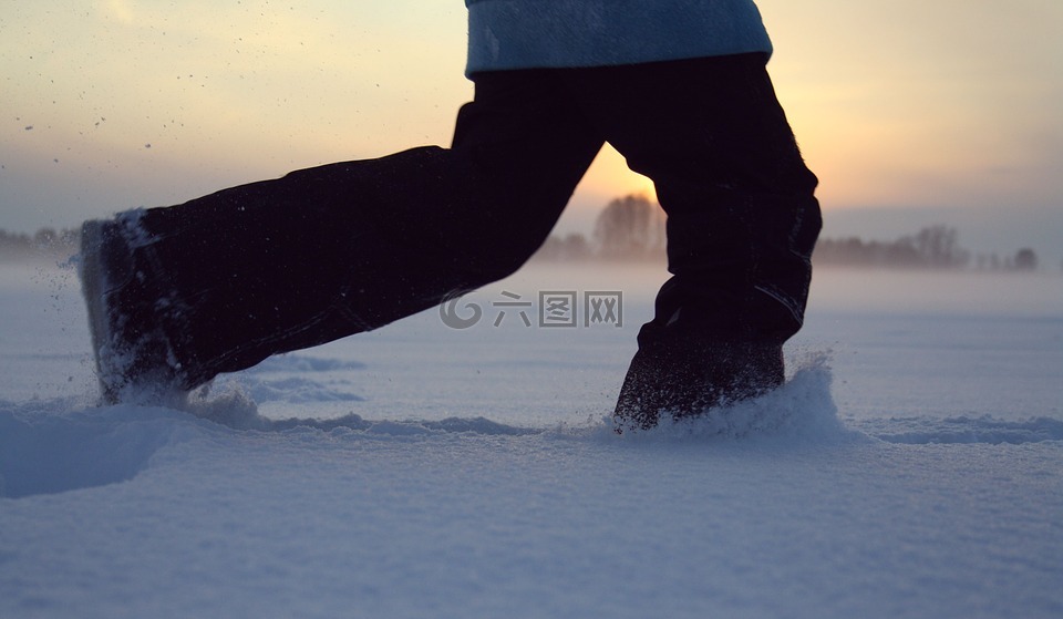 走,雪,脚
