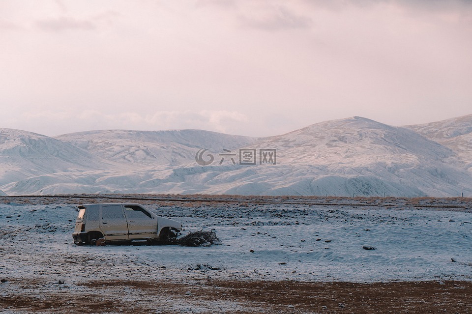 被遗弃的汽车,沙漠,雪