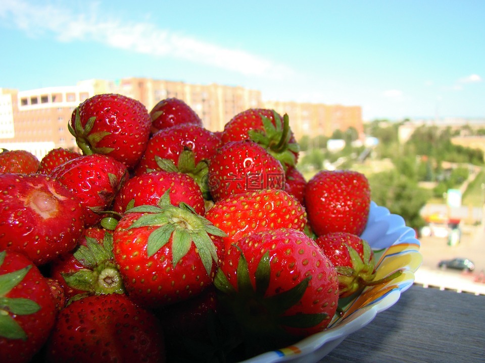 草莓,莓果,红色