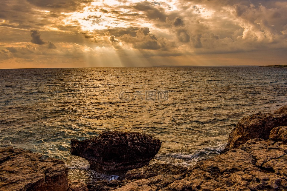 岩石海岸的日落,天空,云