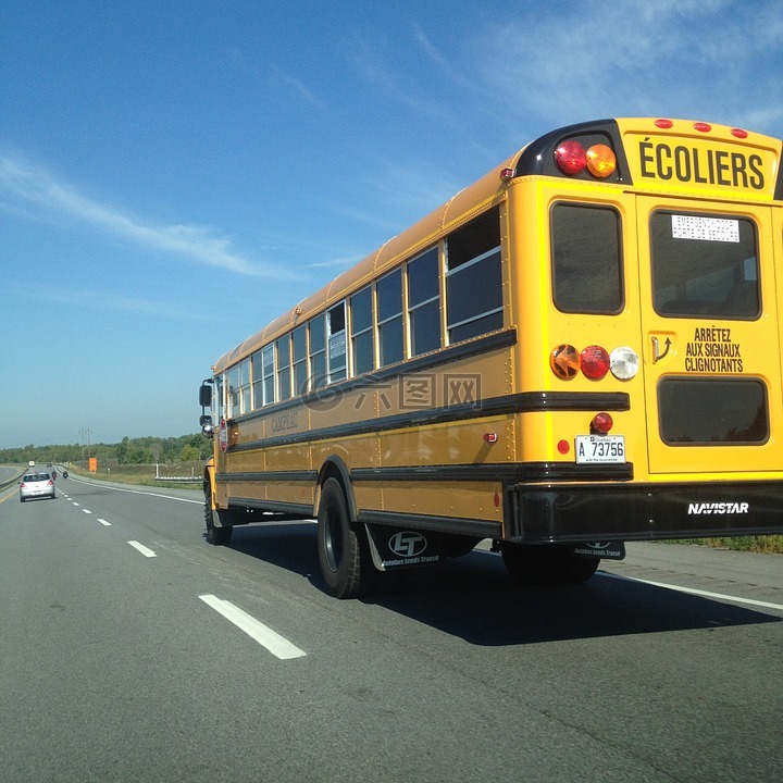 学校巴士,加拿大,公路