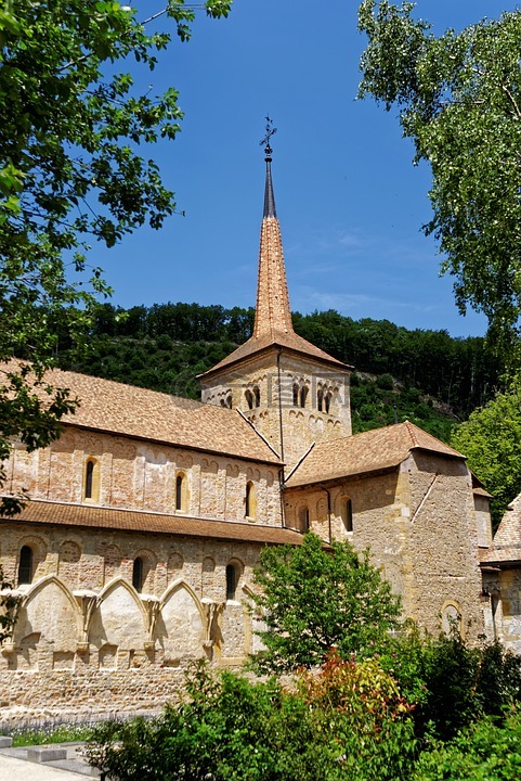 罗曼莫捷,瑞士,教会