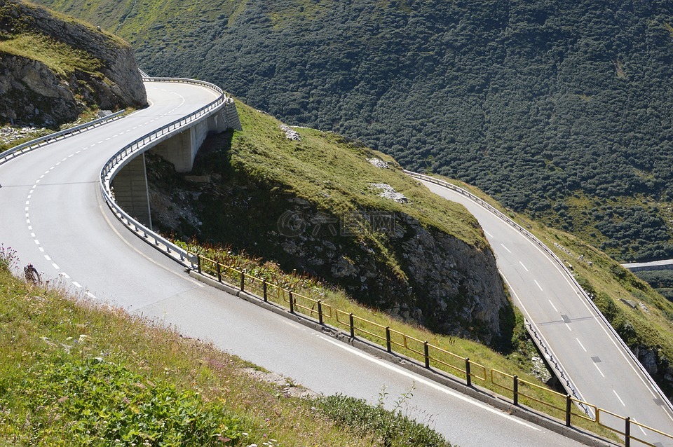 瑞士,蜿蜒曲折的道路,阿尔卑斯山