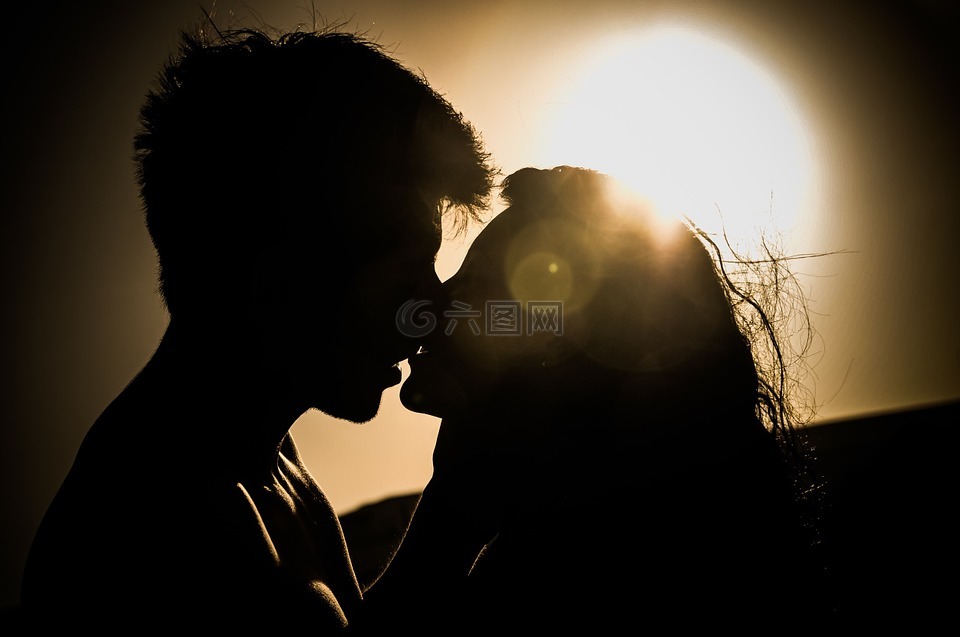 日落,吻,夫妇
