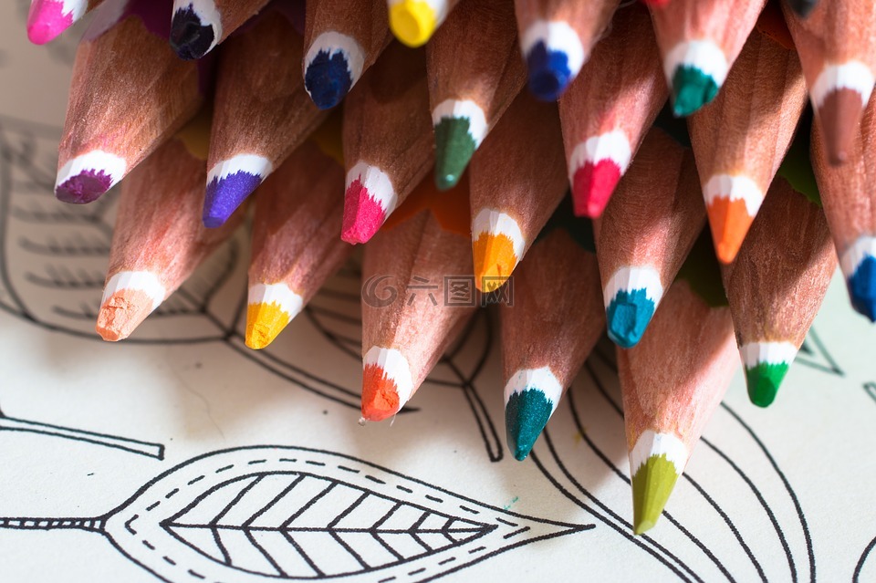 图画书为成人,彩色的铅笔,图画书
