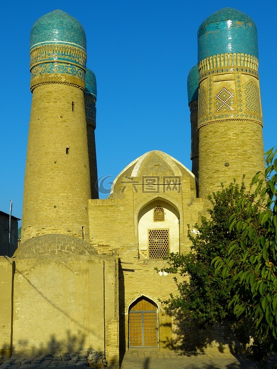 清真寺,轻微的唱诗班,四个宣礼塔
