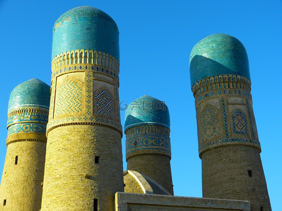 清真寺,轻微的唱诗班,四个宣礼塔