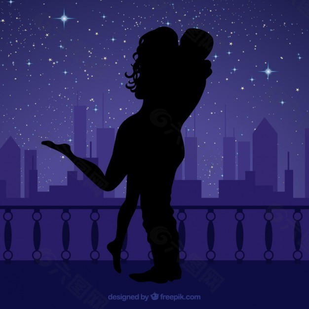 夜间情侣剪影