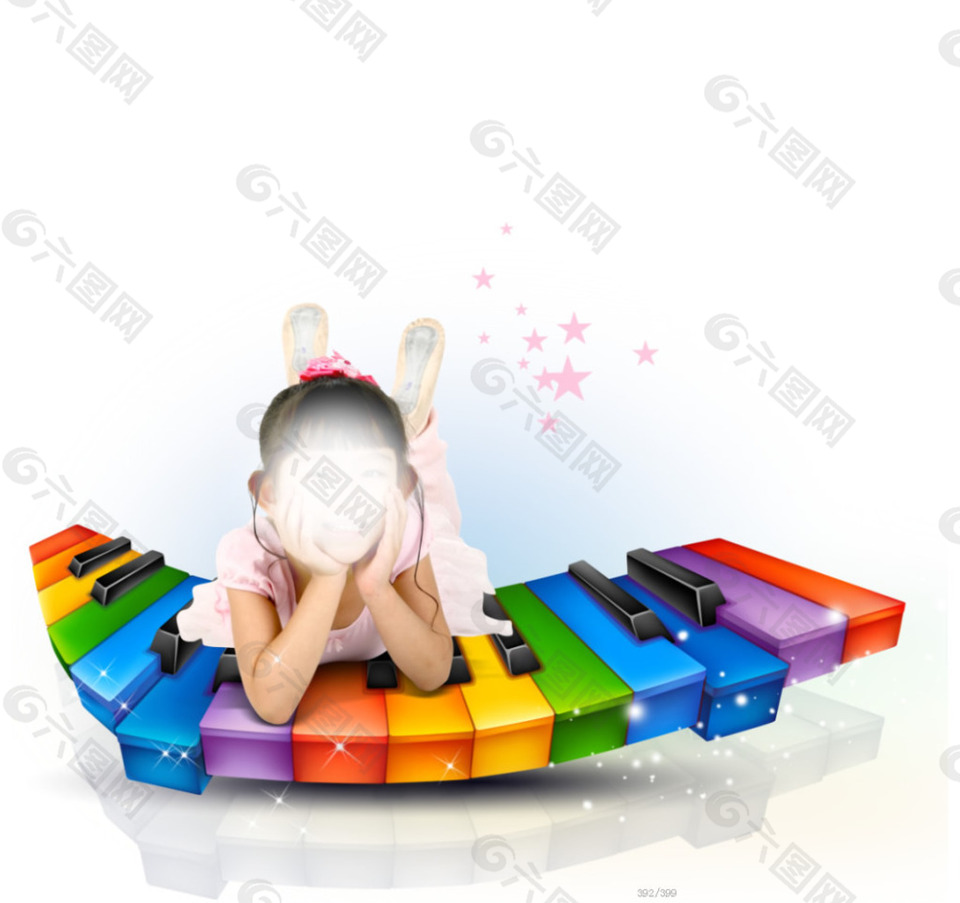 彩色钢琴键上的小女孩