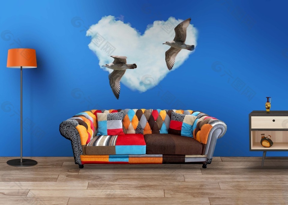 蓝色墙和彩色沙发商业海报