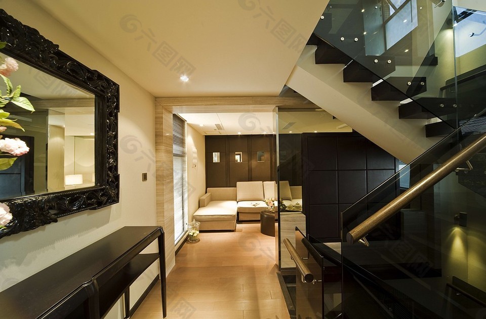 豪华别墅楼梯间装修效果图