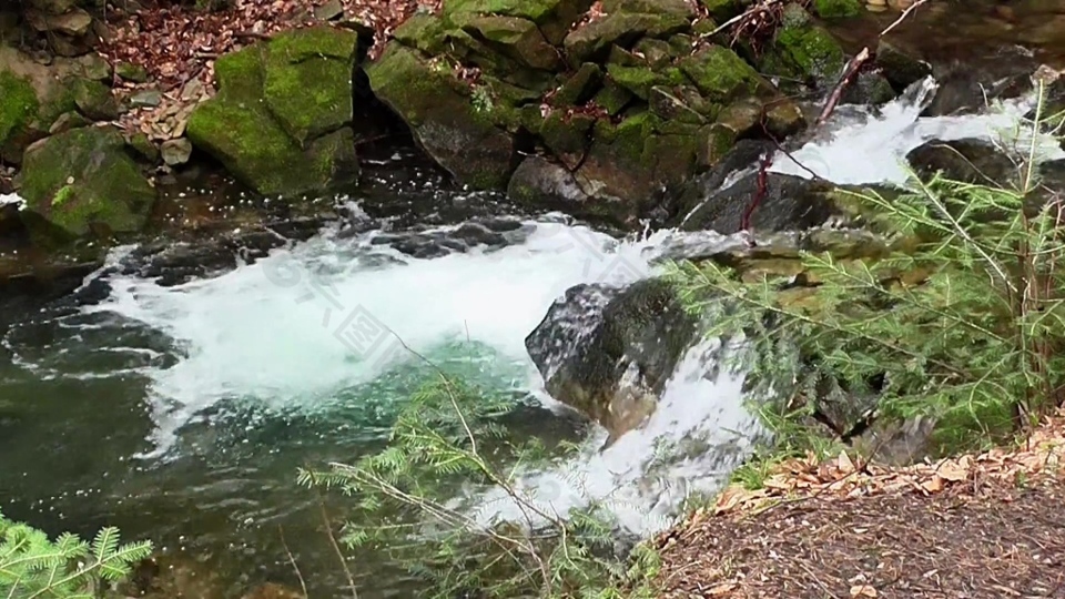 实拍水流石头视频素材