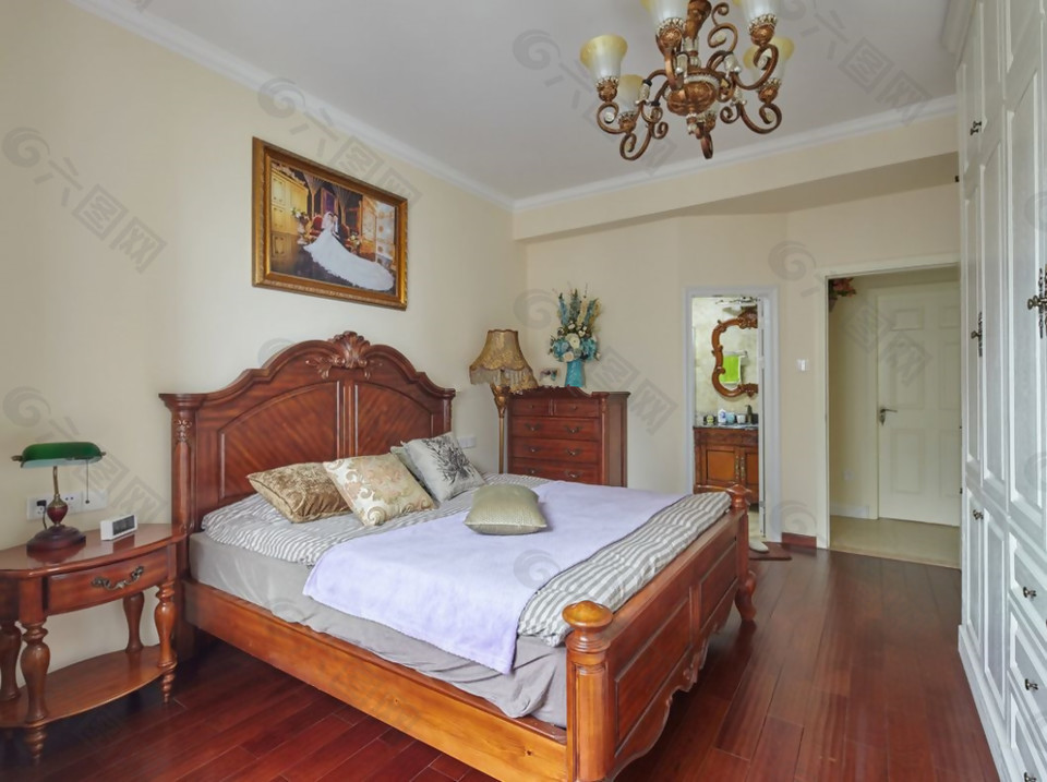 古典欧式卧室木床装修效果图